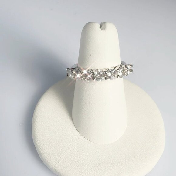 Cubic Zirconia Silver Tone Band Ring Size 9 Fashion Jewelry - Picture 6 of 15